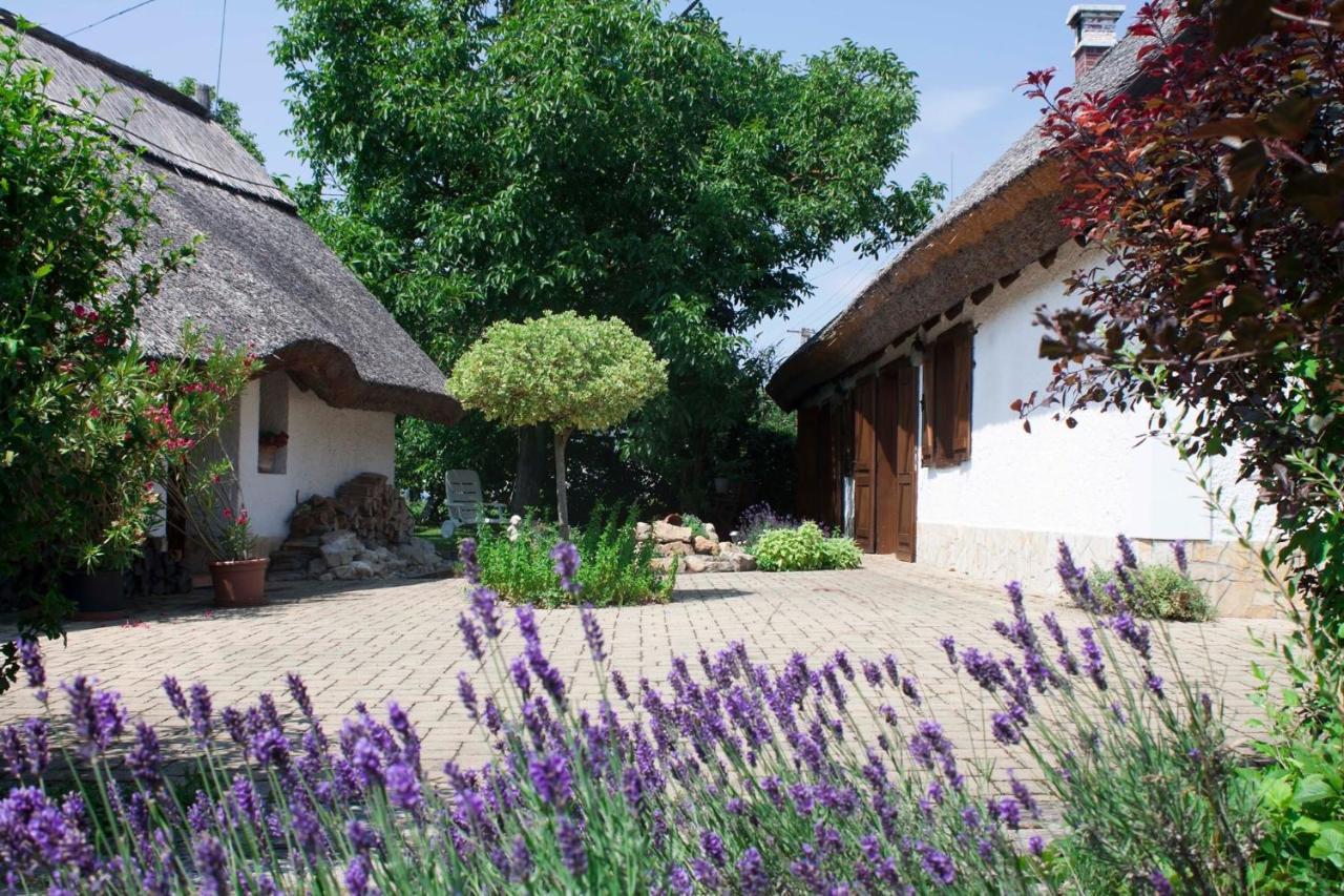 Sweet Cottage Vendégház Gyenesdiás Buitenkant foto